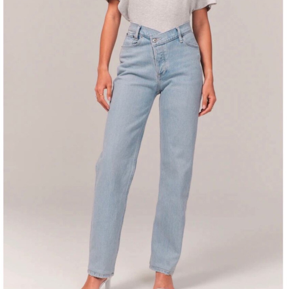 NWOT Abercrombie & Fitch The Dad High Rise Jean
